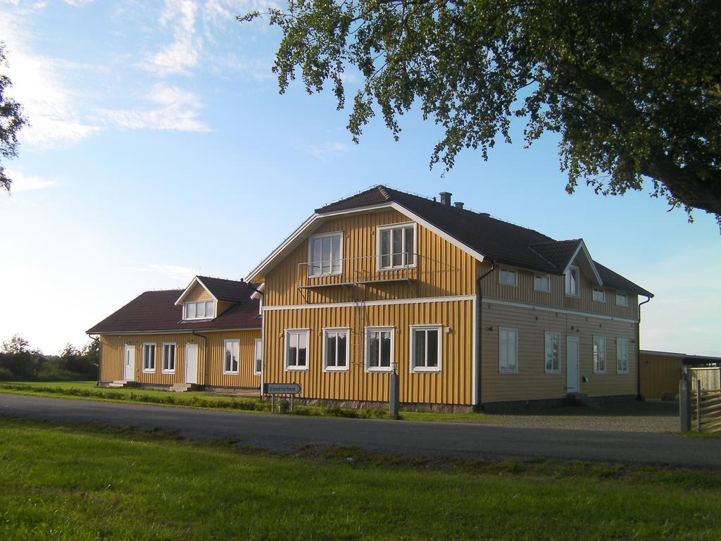 Bjoerkaengs Vandrarhem Tvaaker Exterior photo